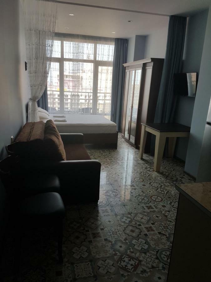 Apartment Lotos Batumi 72 Esterno foto